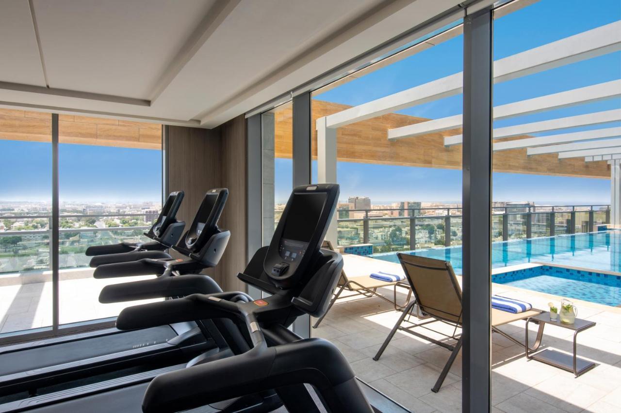 Swissotel Living Jeddah Bagian luar foto The gym at the hotel
