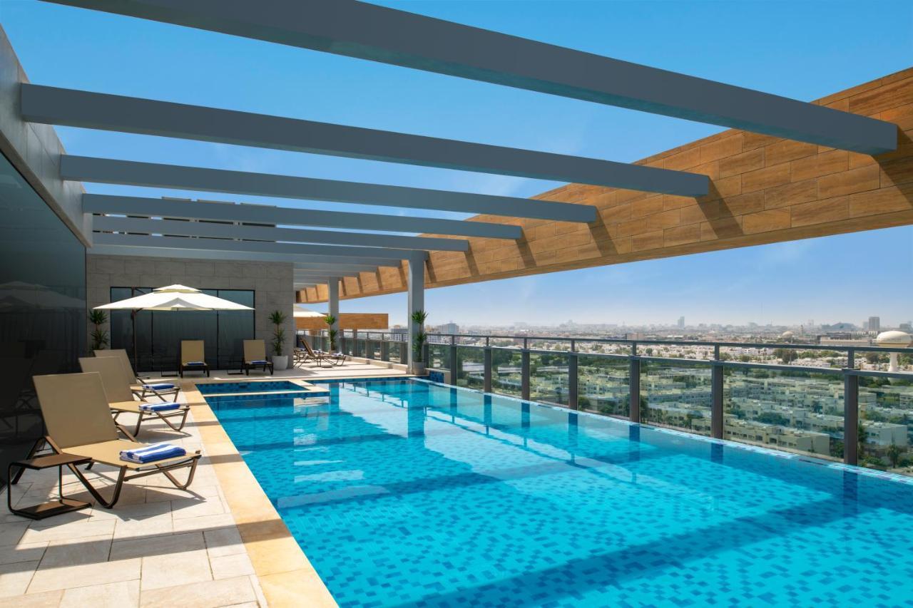 Swissotel Living Jeddah Bagian luar foto Rooftop pool