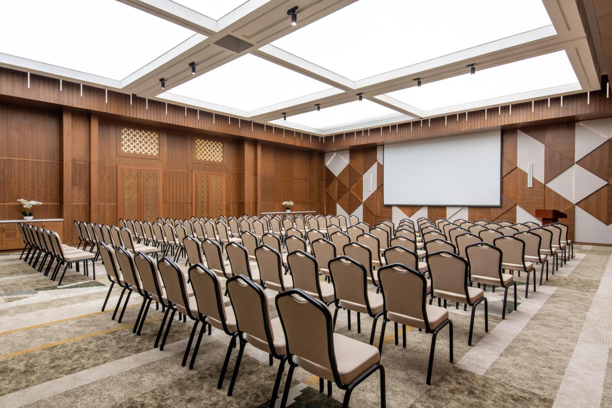 Swissotel Living Jeddah Bagian luar foto The main conference hall