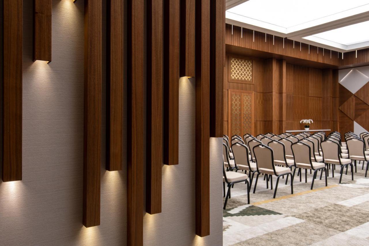 Swissotel Living Jeddah Bagian luar foto The interior of the main conference hall