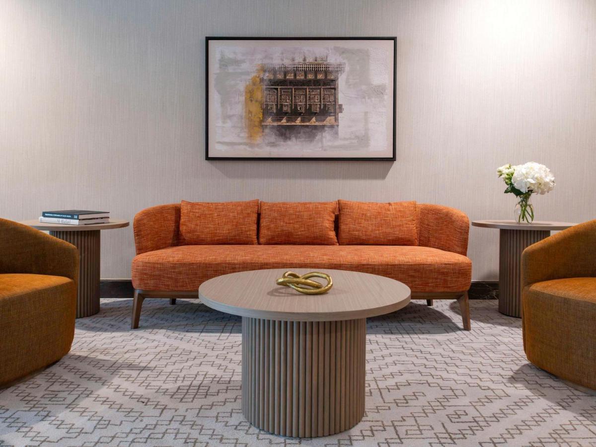Swissotel Living Jeddah Bagian luar foto The interior of the hotel