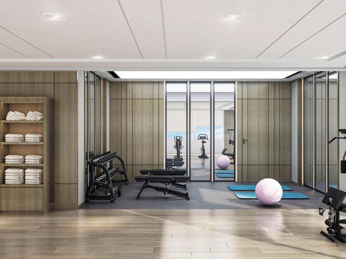 Swissotel Living Jeddah Bagian luar foto The gym at The Hari