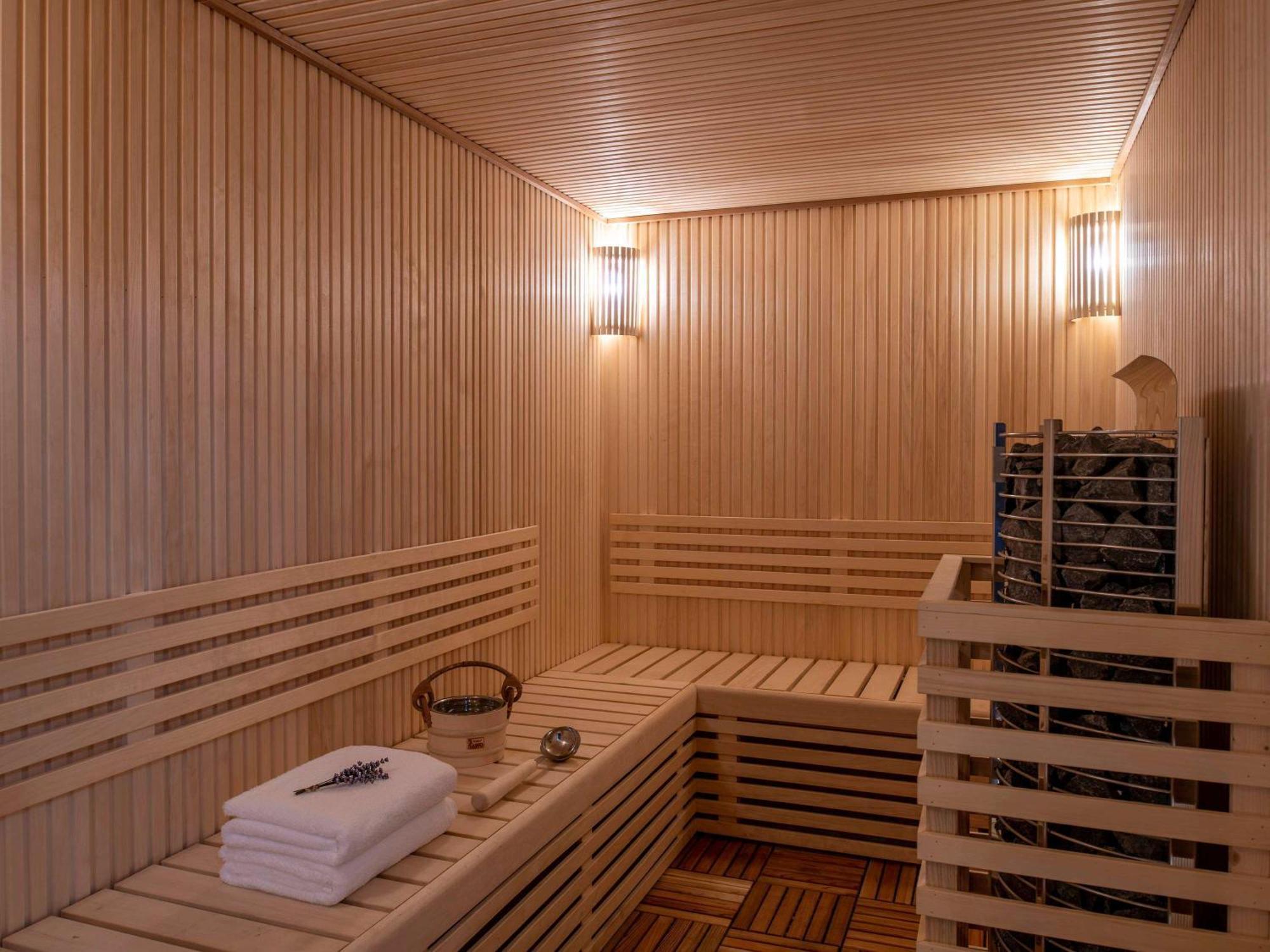 Swissotel Living Jeddah Bagian luar foto A Finnish sauna