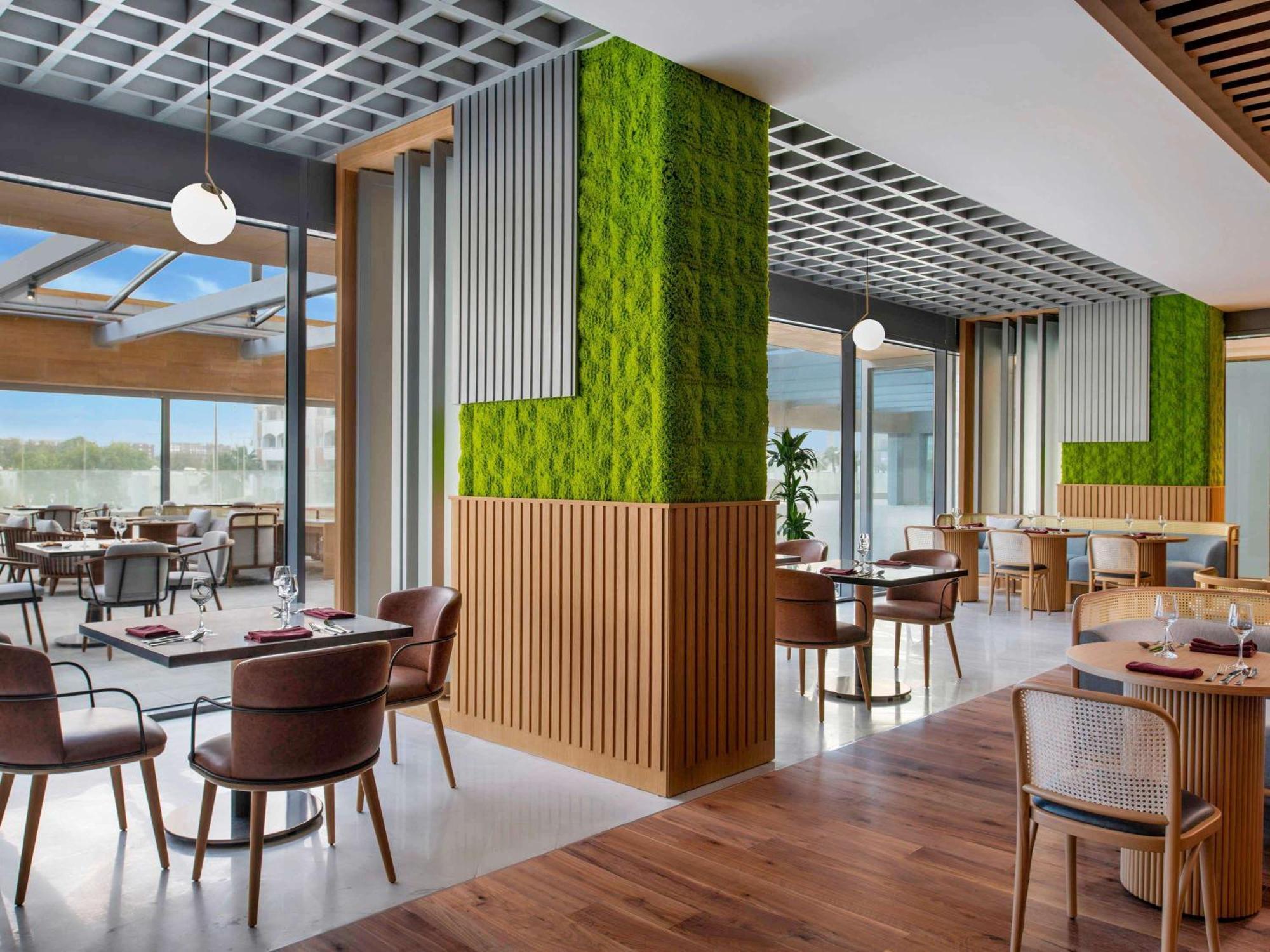 Swissotel Living Jeddah Bagian luar foto The restaurant